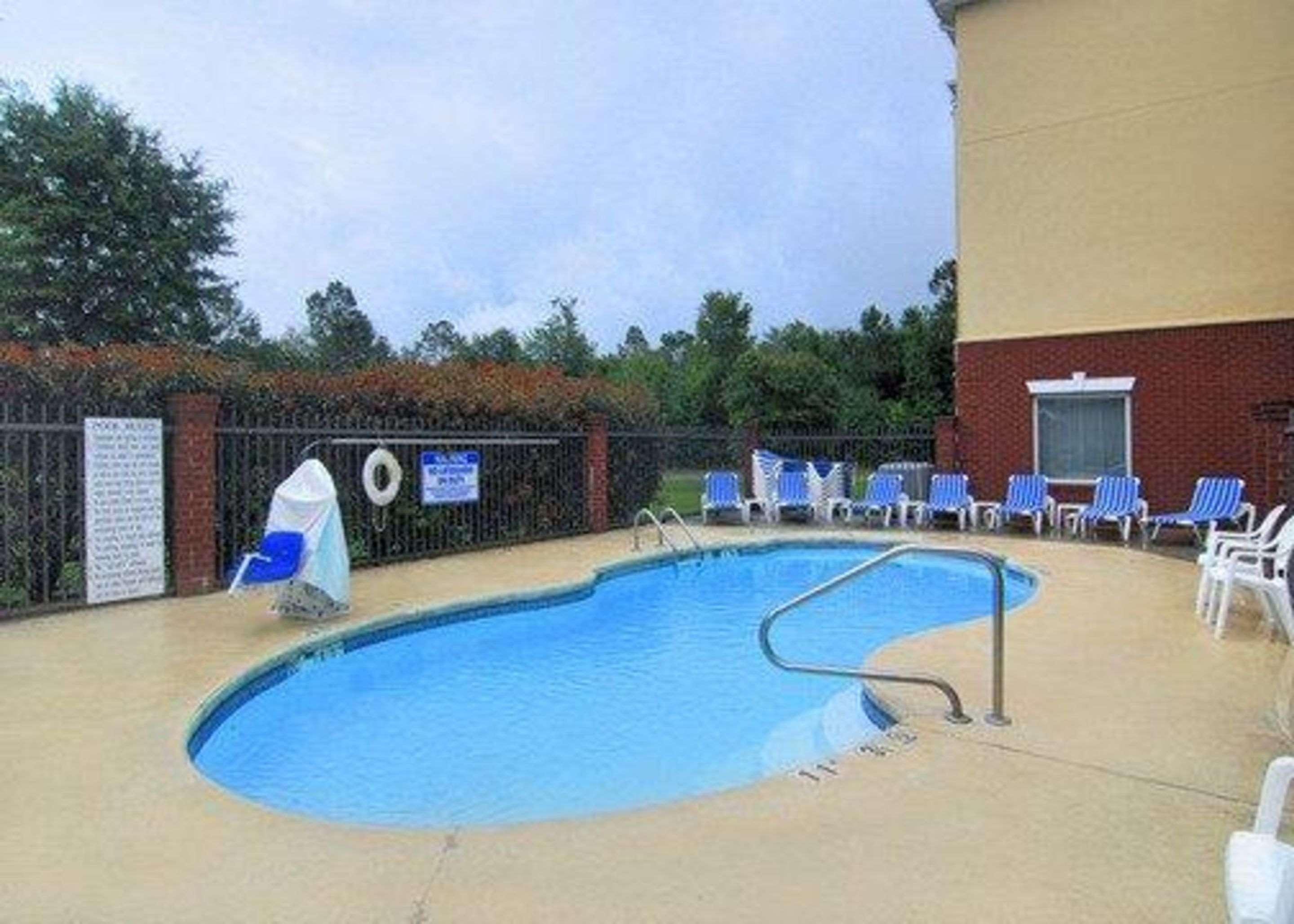Comfort Inn & Suites Statesboro - University Area Екстер'єр фото